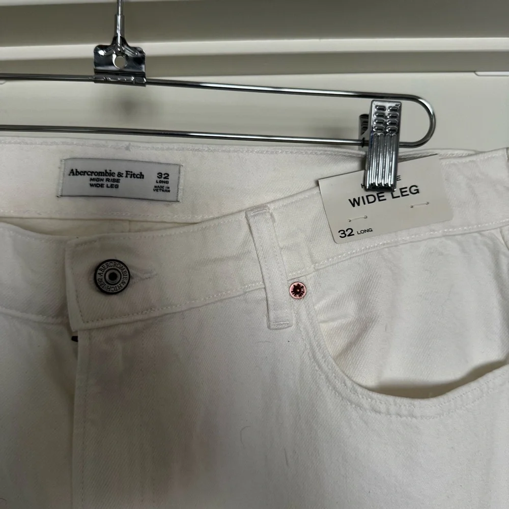 Abercrombie and Fitch High Rise Wide Leg Jean white size 32 long NWT - Picture 10 of 13
